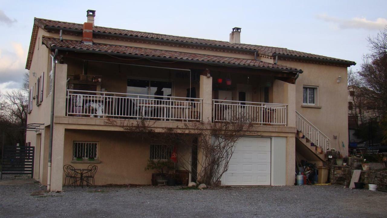 / Les Papillons Apartment
