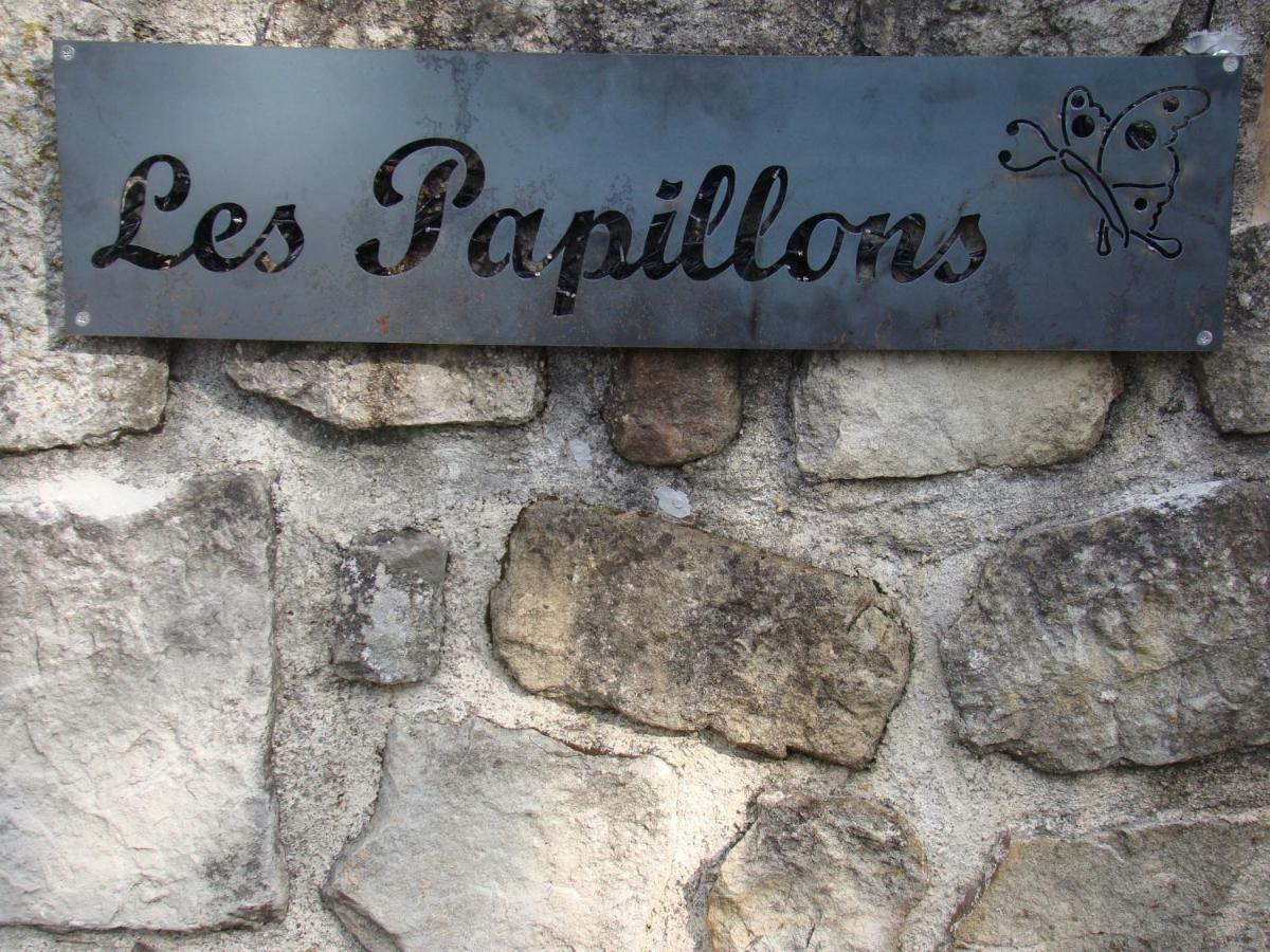 / Les Papillons Apartment